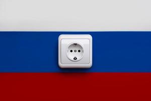 Rysslands nationella flagga med eluttag stickkontakt foto
