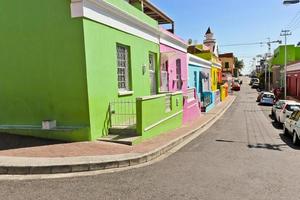 många färgglada hus, bo kaap-distriktet, Kapstaden. foto