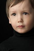 porträtt av en liten pojke foto