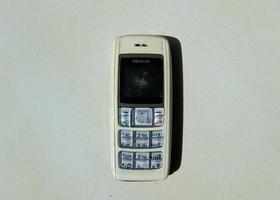 cianjur regency, västra java, indonesien den 13 mars 2022, gammal mobiltelefon. foto
