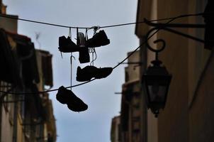 hängande skor av marseille foto