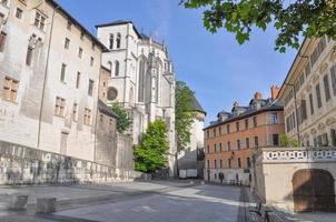 slott av hertigarna av savojen och heliga kapellet i chambery frankrike foto