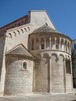 utsikt över kyrkan i zadar foto