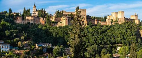 panorama av alhambra av granada palats från albaicin foto