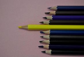 gul penna skiljer sig från de andra foto