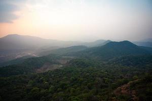 utsiktspunkt pha khao noi i chiang mai thailand foto