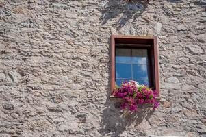 livigno italien 2014 blommig balkong dekorativa balkonger foto