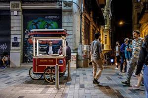 istanbul, Turkiet, 24 maj 2018-människor på natten foto