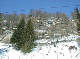 piz bernina bergskedja i schweiziska retiska alperna i kanton gr foto