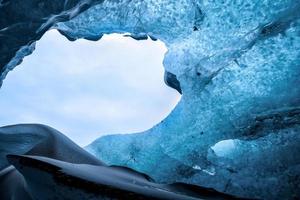 kristallisgrotta nära jokulsarlon foto