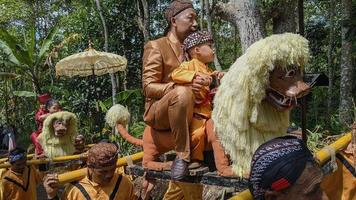cianjur regency, västra java, Indonesien, 2022 - sundansk konst som heter sisingaan. foto