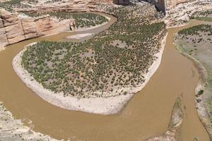 Colorados natursköna skönhet. utsikt över yampaflodens kurva vid vagnhjulspunkten. foto