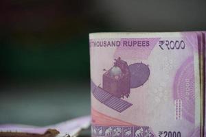 indiska pengar och sedlar, 2000 rupier foto