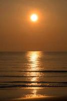 huahin havssand varm våg vacker glans foto