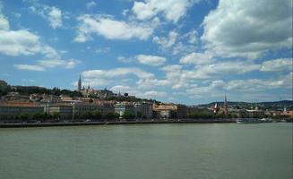 panoramautsikt över den gamla staden i budapest, Ungern. utsikt från Gellert Hill foto