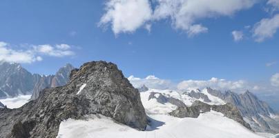 mont blanc i aostadalen foto