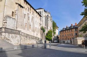 slott av hertigarna av savojen och heliga kapellet i chambery frankrike foto