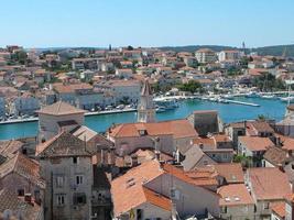 utsikt över staden trogir foto