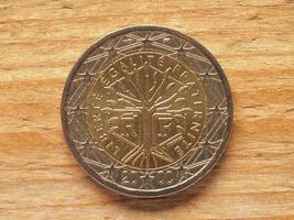 2 euro mynt som visar ett träd, Frankrikes valuta, eu foto
