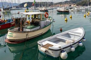 lerici, liguria, Italien, 2019. båtar i hamnen i lerici i ligurien, Italien den 21 april 2019 foto