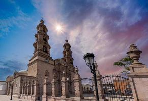 Mexiko, aguascalientes katedral basilika i historiska koloniala centrum nära plaza de la patria foto