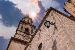 Mexiko, Morelia, ett populärt turistmål Morelia-katedralen på plaza de armas i historiska centrum foto