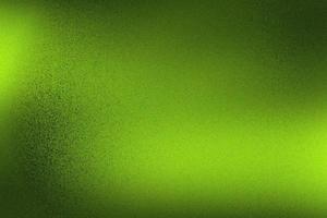 abstrakt textur bakgrund, grov grön metallisk vägg i mörkt rum foto