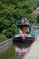 froncysyllte, wrexham, wales, Storbritannien, 2021. människor som korsar pontcysyllte-akvedukten foto