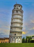 lutande tornet i Pisa, Italien foto