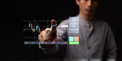 aktiehandelsdiagram, investera, kryptofinansiellt diagram med upptrendlinjeljusstakegraf på aktiemarknaden foto