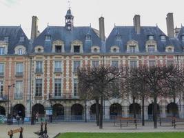 place des vosges paris foto