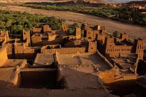 kasbah ait ben haddou i Marocko. fästningar och traditionella lerhus från Saharaöknen. foto