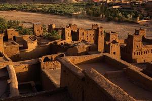 kasbah ait ben haddou i Marocko. fästningar och traditionella lerhus från Saharaöknen. foto