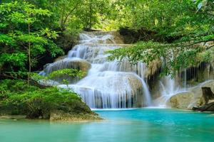 vattenfall nivå 1, erawan nationalpark, kanchanaburi, thailand foto