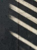 skuggor på betong. grå bakgrund foto