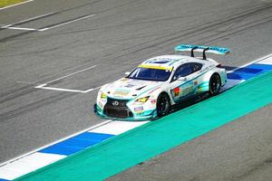 buriram thailand 7 oktober teamracing kör under autobacs super gt round7 burirum united super gt race på chang internationella krets, super gt race 2017, på buriram, thailand. foto