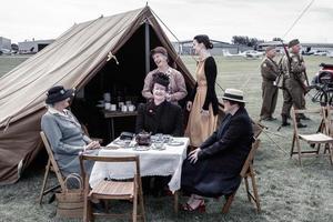 Shoreham-by-sea, West Sussex, Storbritannien, 2014. krigstid återuppförande på Shoreham Airshow foto