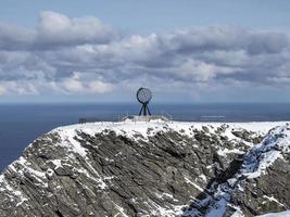 jordklotet vid nordkap, finnmark, norra norge foto