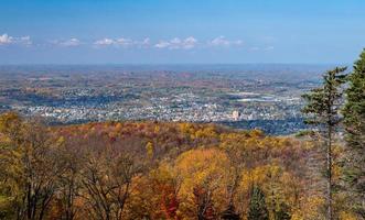 city of uniontown från dunbars vet nära jumonville, pennsylvania foto