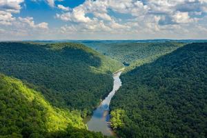 den smala ravinen av cheat river uppströms Coopers Rock State Park i West Virginia foto