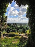 antika ruiner vid Beeston castle foto