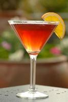 röd martini cocktail