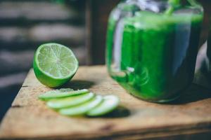 grön juice smoothie foto