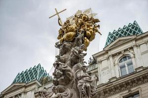 Wien, Österrike, 2014. partiell vy av pestpelaren på graben foto