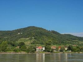 vid floden Donau i Österrike foto