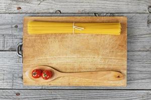 pasta spagetti sked tomat foto