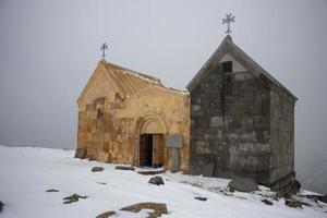horomayr kloster på vintern. armeniska apostoliska kyrkan foto