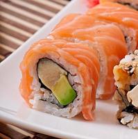 japansk mat - sushi och sashimi foto