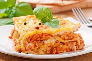 klassisk lasagne med bolognese sås foto