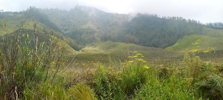 se den naturliga skönheten i Mount Bromo, Indonesien foto
